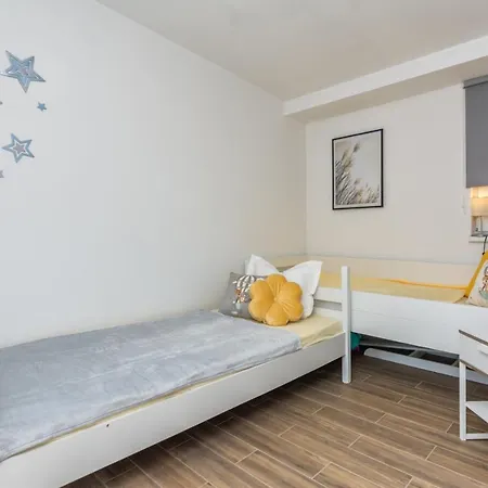Family Friendly House With A Swimming Pool - Torovi - - Pedinka, - 18732 Holiday home