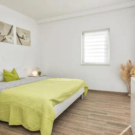 Family Friendly House With A Swimming Pool - Torovi - - Pedinka, - 18732 * Vir