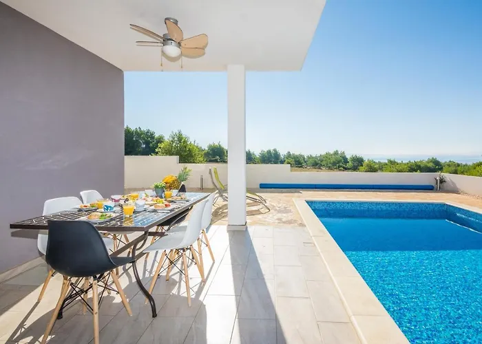 Family Friendly House With A Swimming Pool - Torovi - - Pedinka, - 18732 Vakantiehuis