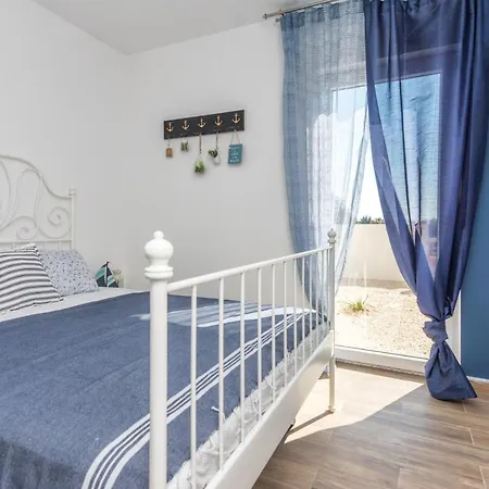 Family Friendly House With A Swimming Pool - Torovi - - Pedinka, - 18732 Ferienhaus
