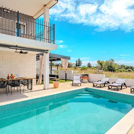 בית נופש Family Friendly House With A Swimming Pool - Torovi - - Pedinka, - 18732 ויר
