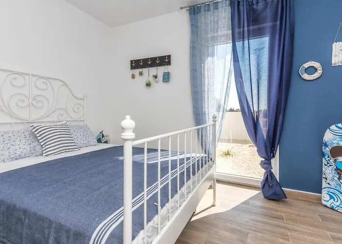 Family Friendly House With A Swimming Pool - Torovi - - Pedinka, - 18732 بيت للعطل