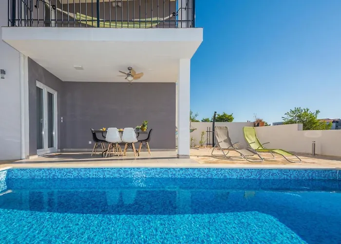 Family Friendly House With A Swimming Pool - Torovi - - Pedinka, - 18732 * فير
