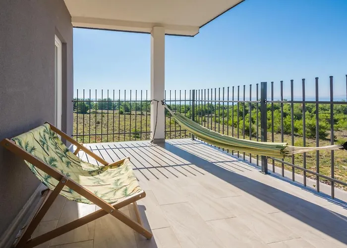 Сasa de vacaciones Family Friendly House With A Swimming Pool - Torovi - - Pedinka, - 18732